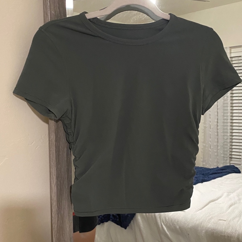 Lululemon nulu cropped tee